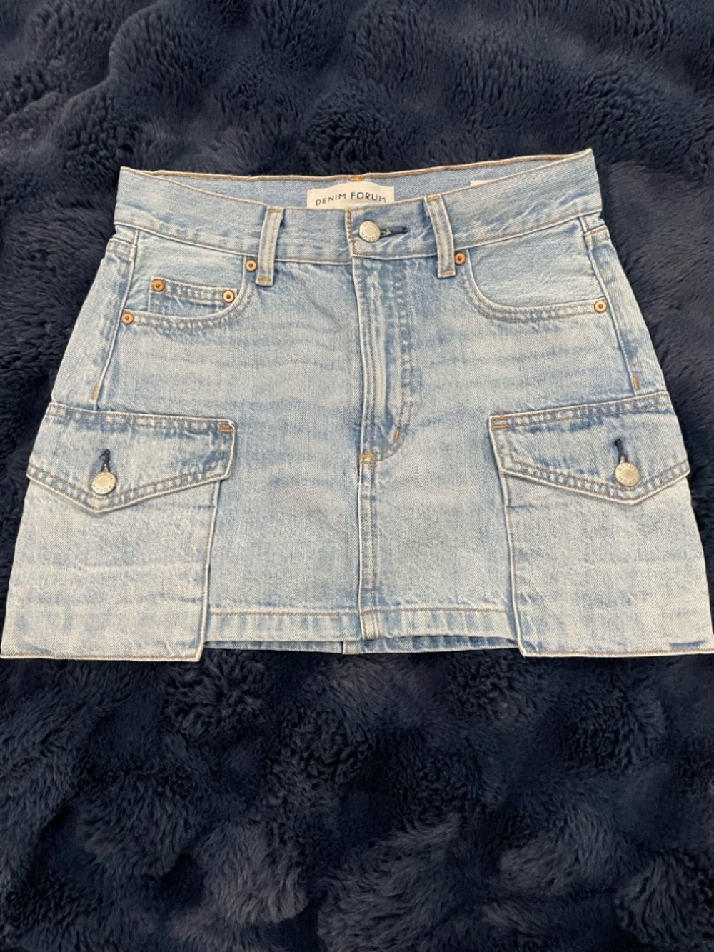 Denim Forum 90s mid rise Cargo Mini Skirt- XS- 23/24